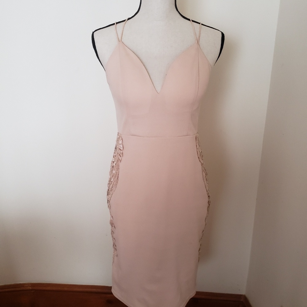 Sleeveless Side Detailed Blush dress